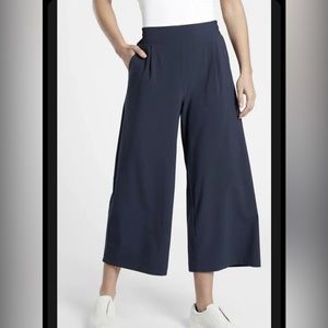 Size 12 Athleta Brooklyn Wide Leg Crop Pant Color Navy Excellent condition